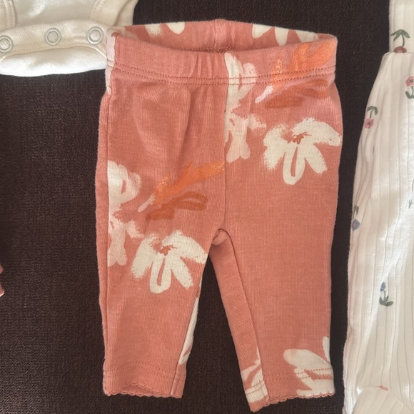 Carter’s Preemie girl’s matching outfit sets - Picture 4 of 7